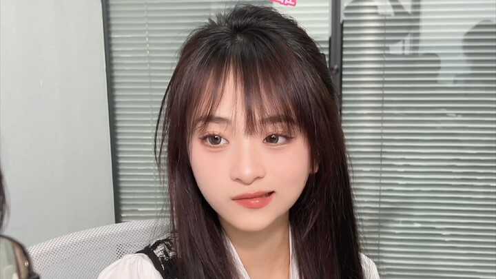 Ban ngày thì hống hách bắt nhân viên cày cuốc, tối đến chỉ dám luồn cúi lén lút chạy xe công nghệ.