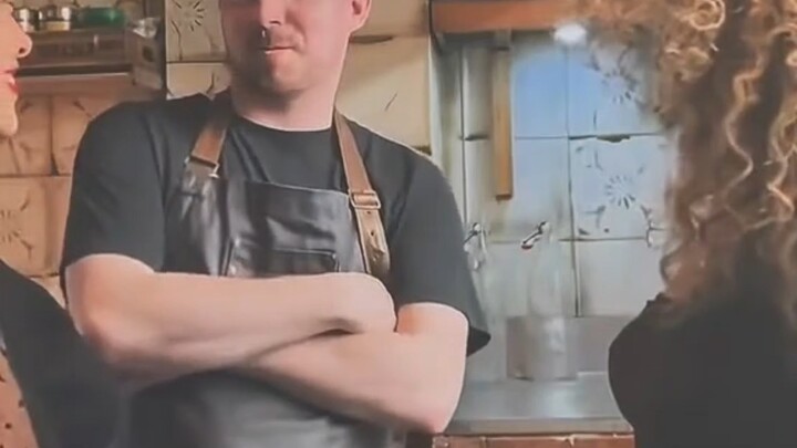 “People subconsciously look at the person they like.”