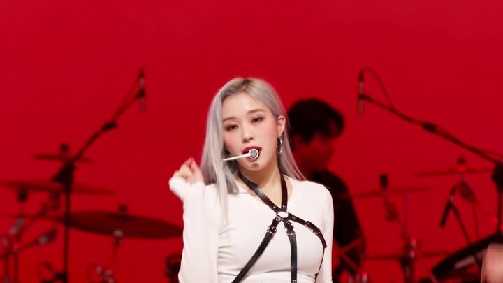 Have you ever seen such a realistic live performance without any backing tracks? (Dreamcatcher-Wind 