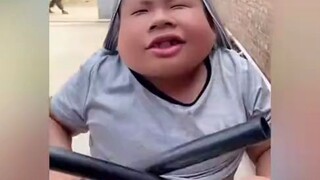 Pilih menjadi selebriti internet atau kembali ke tahun 2018?