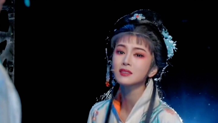 بجد، هي فعلاً هتتكسر! خليها تهزّ الشاشة الصينية بموهبتها التمثيلية!