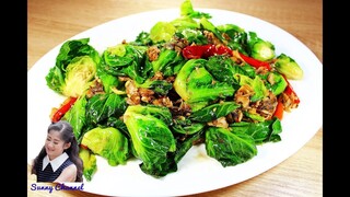 ผัดแขนงปลาเค็ม : Stir Fry Cabbage Sprout with Fried Salted King Mackerel l Sunny Thai Food