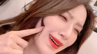舒华：尖叫是因为突然被美延姐姐亲了…啊！！