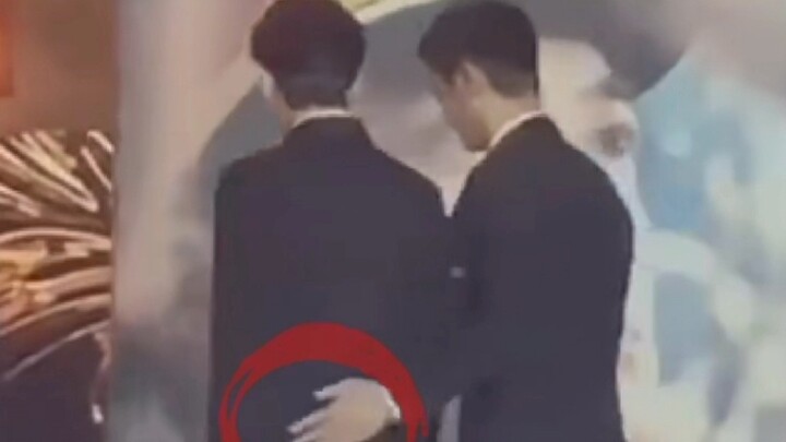 Những năm đó, tác phẩm điêu khắc cát của Chu Nhất Long được săn đón nhiều nhất