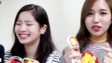 [Lin Nayeon] Video aegyo terpopuler: Boneka yang mengatakan aku mencintaimu saat kamu menekannya, ve