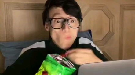 Aku yang nonton Netflix itu terlalu nyata!