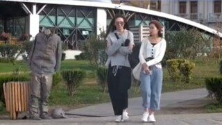 แต่งเป็นศพไม่มีหัวแกล้งคน