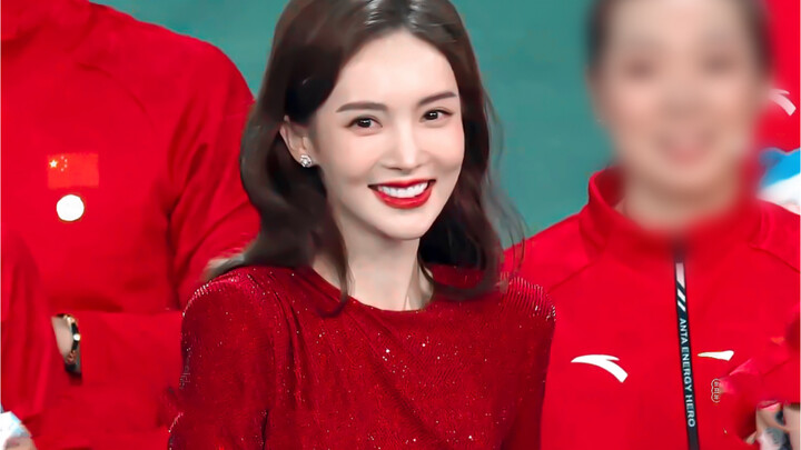 I'd say calling her a stunning beauty who appeals to both men and women isn't an exaggeration, right
