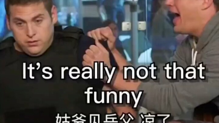 แต่พอเพื่อนร่วมงานรู้ว่าแฟนสาวของคุณเป็นลูกสาวเจ้านาย… “หนุ่มจอมพลัง ปะทะ หนุ่มจอมยุทธ์”