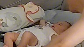 Lưu ý: Không nên chơi chuồn chuồn tre trên đầu trẻ em vì chúng sẽ ghét bạn.