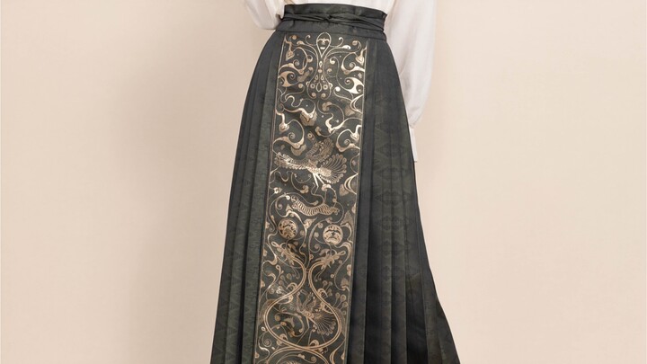 كيف أشرح أن هذا ليس مجرد قطعة قماش معلقة على حافة التنورة؟