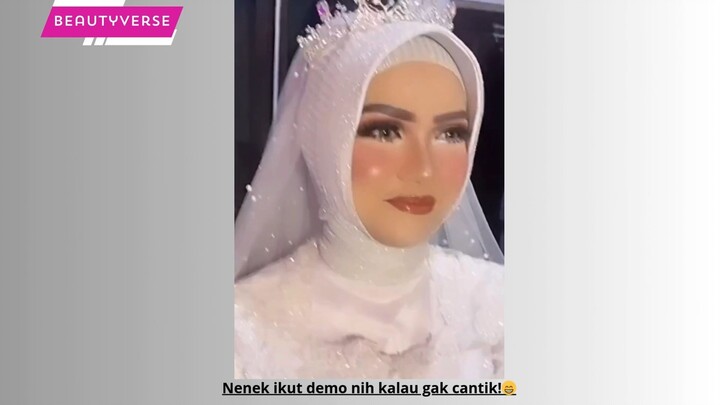 Nenek Ini Ikut Demo Bikin Kaget