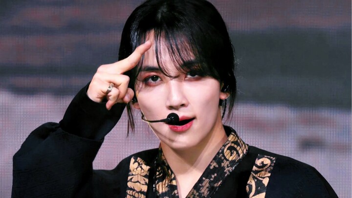 【Yoon Jeonghan】Đoạn quay trực tiếp tạo hình trâm cài tóc tuyệt đẹp của SUPER- Yoon Jeonghan 【Cổng ho