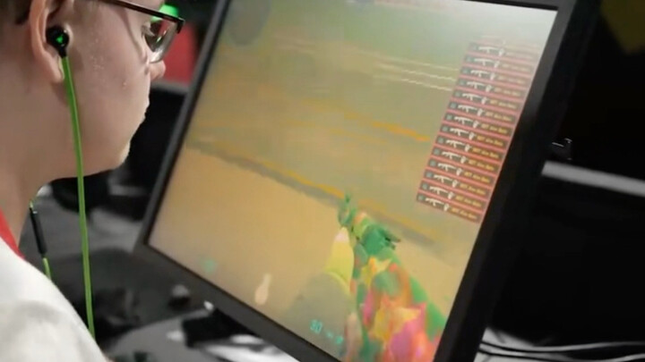 Jimmy bắn 1.000 con bot trên trường bắn, vào game thì phát hiện thằng donk nó biết di chuyển, thế là