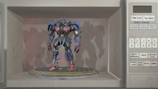 Optimus Prime Explodes in Microwave [SFM Transformers Animation]
