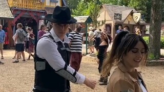 Kelly and Hanji