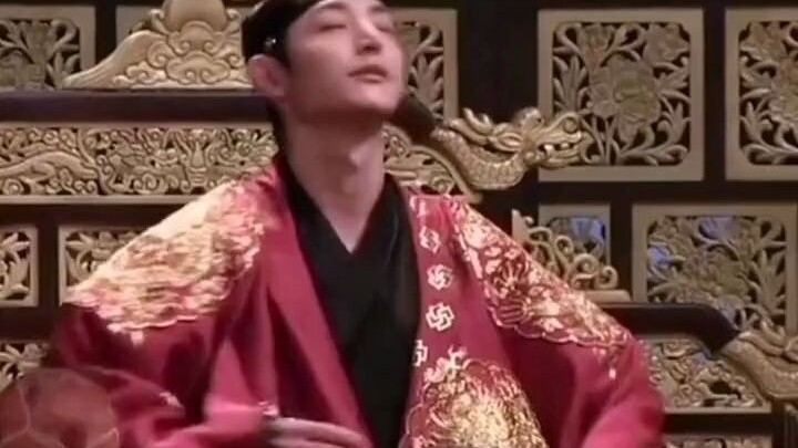 【Lee Soo Hyuk】Bàn về độ đáng yêu của “Quỷ vương” khi tan làm