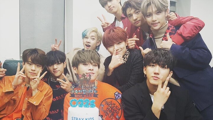 [Stray Kids] 1st Anniversary Special Gift: "Hellevator" Practice Room