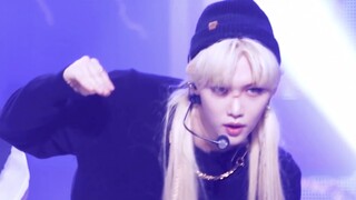 Apakah Felix dianggap sebagai duta promosi twin-tails dalam adegan ini?