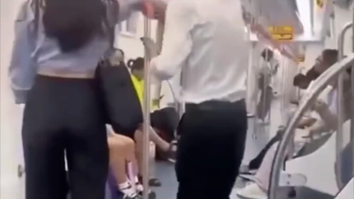 يا رفيق، حملك هذا في جيبك يدل على فطنتك العالية!