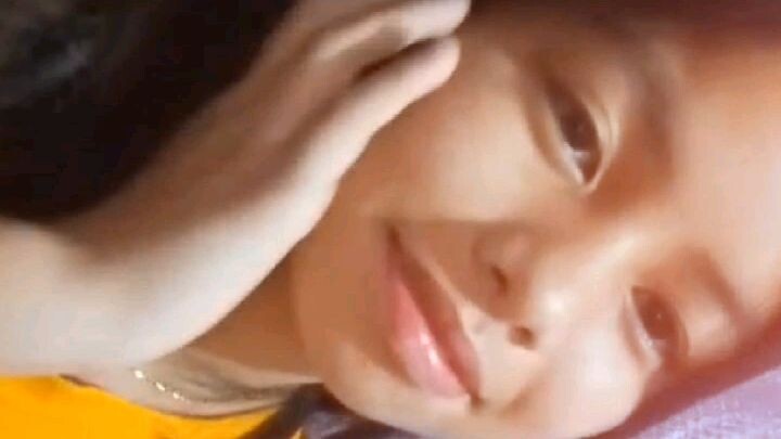 Ang iyong ganda umaabot sa buwan