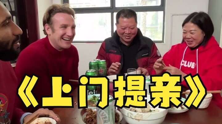 Warga Asing Kali Pertama Pulang ke Kampung untuk Melamar Orang Tua Pacar! Kalau Lulus Ujian, Dia Bis