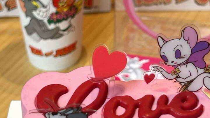 Spend 41.9 yuan to try the new cake jointly produced by Holiland Tom and Jerry! ! The packaging desi