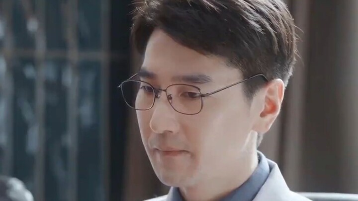 The doctor can diagnose the condition just by listening—truly a master hidden in plain sight!