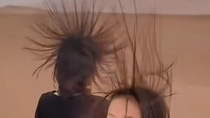 This video contains AI-generated footage—should you run when you encounter these scenes? Don’t panic