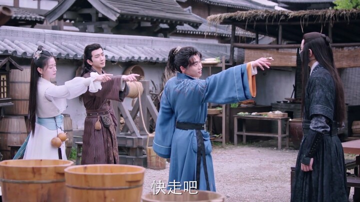 “Of course it’s you! A grandmaster who has no choice but to rely on us, and can only swallow her gri