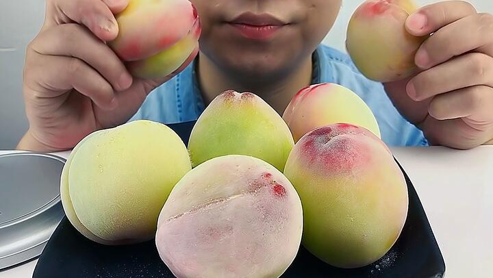 Mukbang | 7 Frozen Peaches