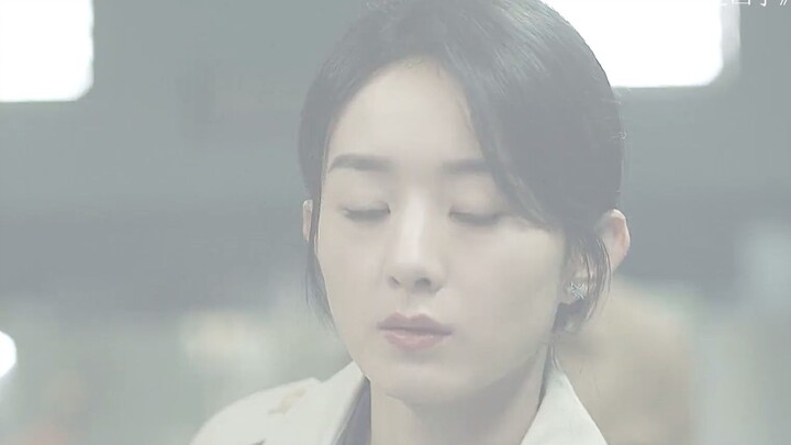 A dad just behind the door—but this girl spent 20 years searching for him in vain.