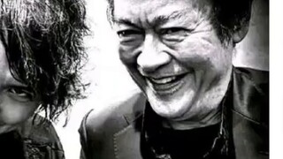 Showa Kamen Rider benar-benar mengisi data dengan kakinya
