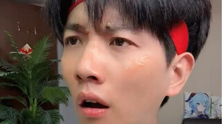 又是小李总受苦受难的一天！#男士护肤#情侣日常#小李总护肤