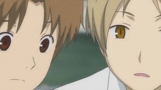 Natsume wants to buy a delicious cake for her uncle, but the cake shop is too cute to enter