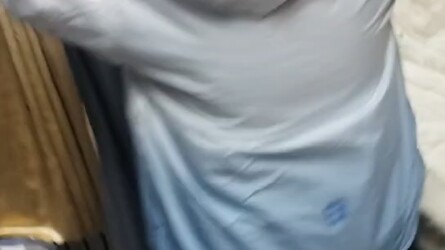 วิธีเปลี่ยนปลอกผ้าห่มสุดอัจฉริยะที่เพื่อนร่วมห้องคิดขึ้นมา