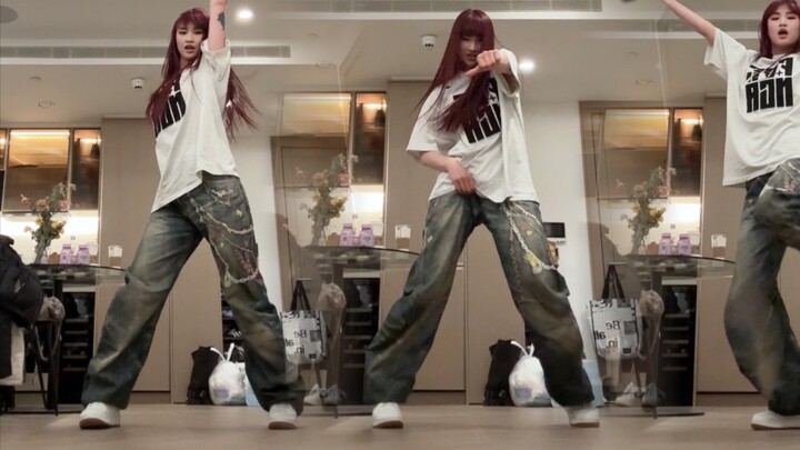 เป็นที่ทราบกันดีว่าท่าเต้นเบรกของ meovv เป็นท่าที่ท้าทายมาก - -