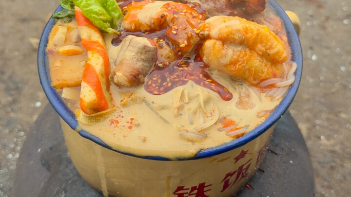 Sekadar makan mi beras saja