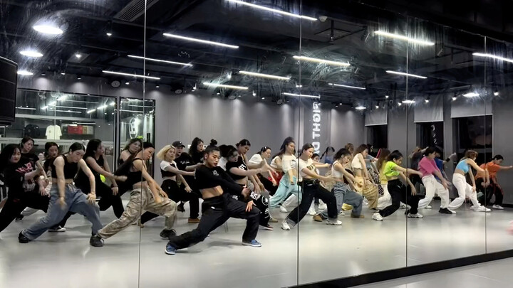 Basic Dance Technique Combination Practice: The More You Practice the Basics, the More Progress You'