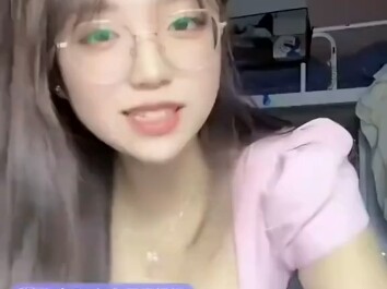 I just watched her livestream yesterday—she’s seriously amazing!