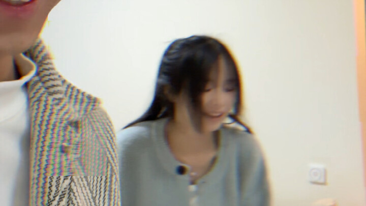 مبيتّش إن الصديقة لا تحتمل المدح!