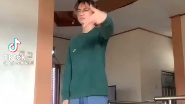 الشاب الأجنبي حقًا تعلم جوهر فرقة بانتانغ المكونة من 7 أفراد، هههه