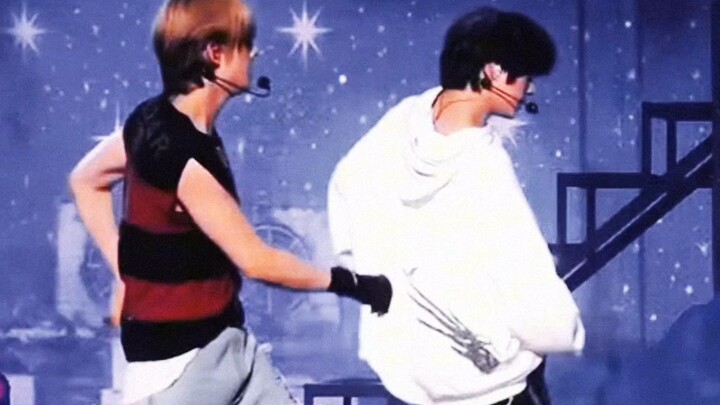 جون كوي | "هل هناك فقط رقصة ثنائية واحدة؟" أنتم كنتم بجانب بعضكم طوال الأغنية بأكملها (نسخة استمتاع 