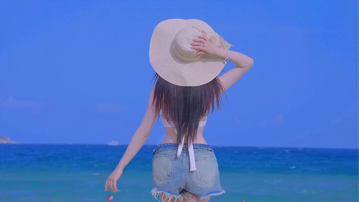 “I secretly filmed someone else’s girlfriend—she’s so beautiful!”