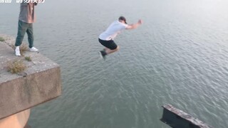 痛不痛无所谓，主要是刺激！