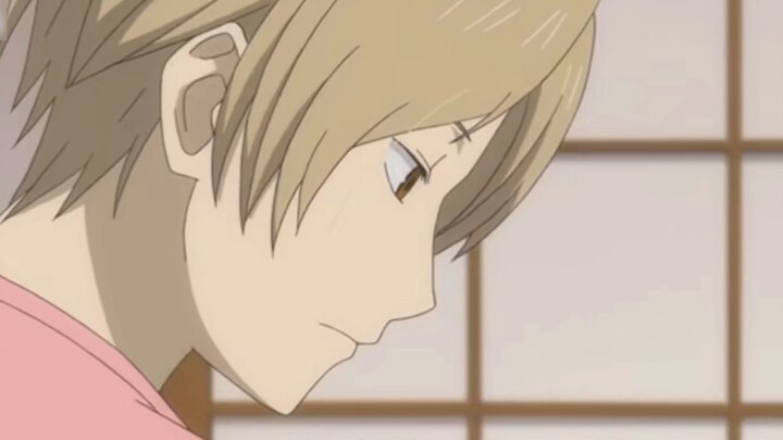 Cat teacher: I caught it! I caught it! What the hell did you catch? Natsume, lose weight!