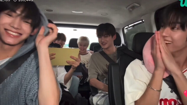【TWS | Han Jin】Seriously funny like this—thinking it’s still rehearsal when the live stream has alre
