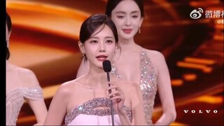 Congratulations to Li Yi Tong 李一桐 ได้รับรางวัลนักแสดงที่มีเสน่ห์แห่งปี