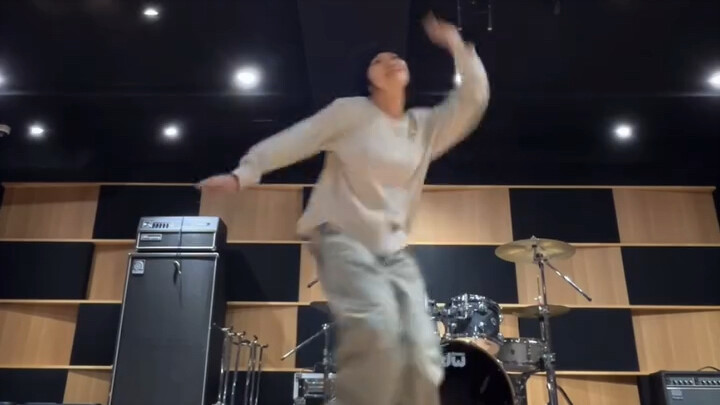 【原创编舞】不是所有的含胸驼背都叫updown（狗头）丨编舞Hasumi丨BGM: boyfriend