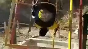 Dia terlihat sangat bahagia saat tertawa.